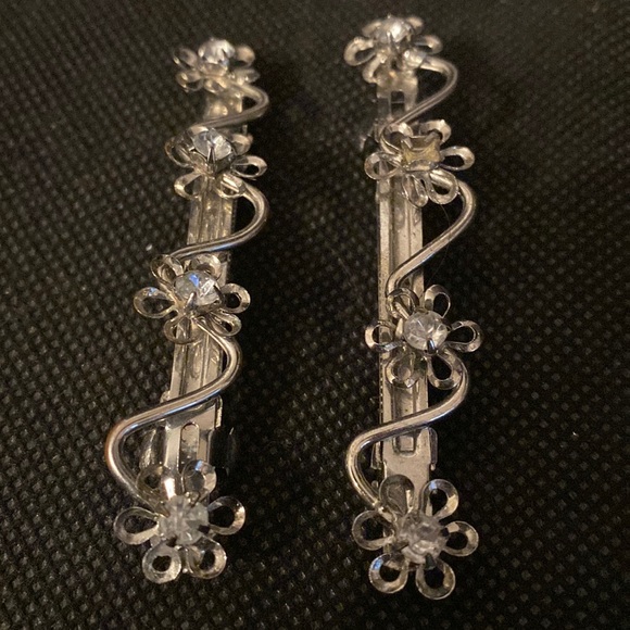 Misc set of 7 accessories- 1 Barrettes, 2 hair bands & 4 pony tail scrunchies - Picture 5 of 11